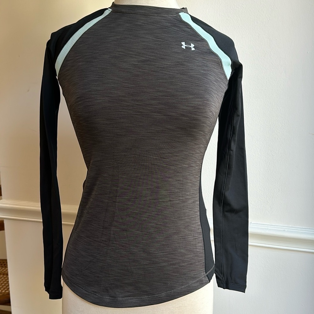 Under Armour Coldgear Fitted Athletic Top Gray Black Light Blue Accent XS EUC